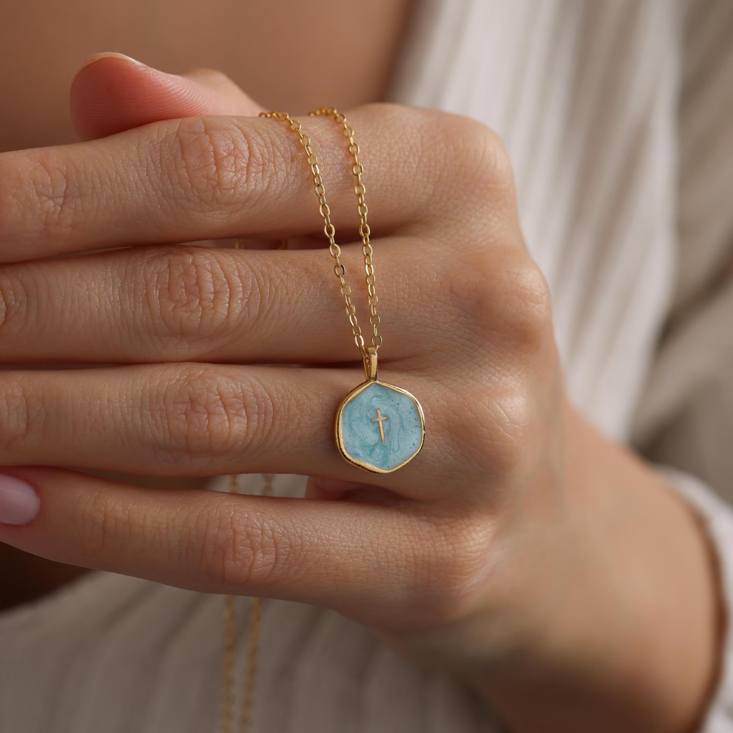 LUNA CROSS NECKLACE